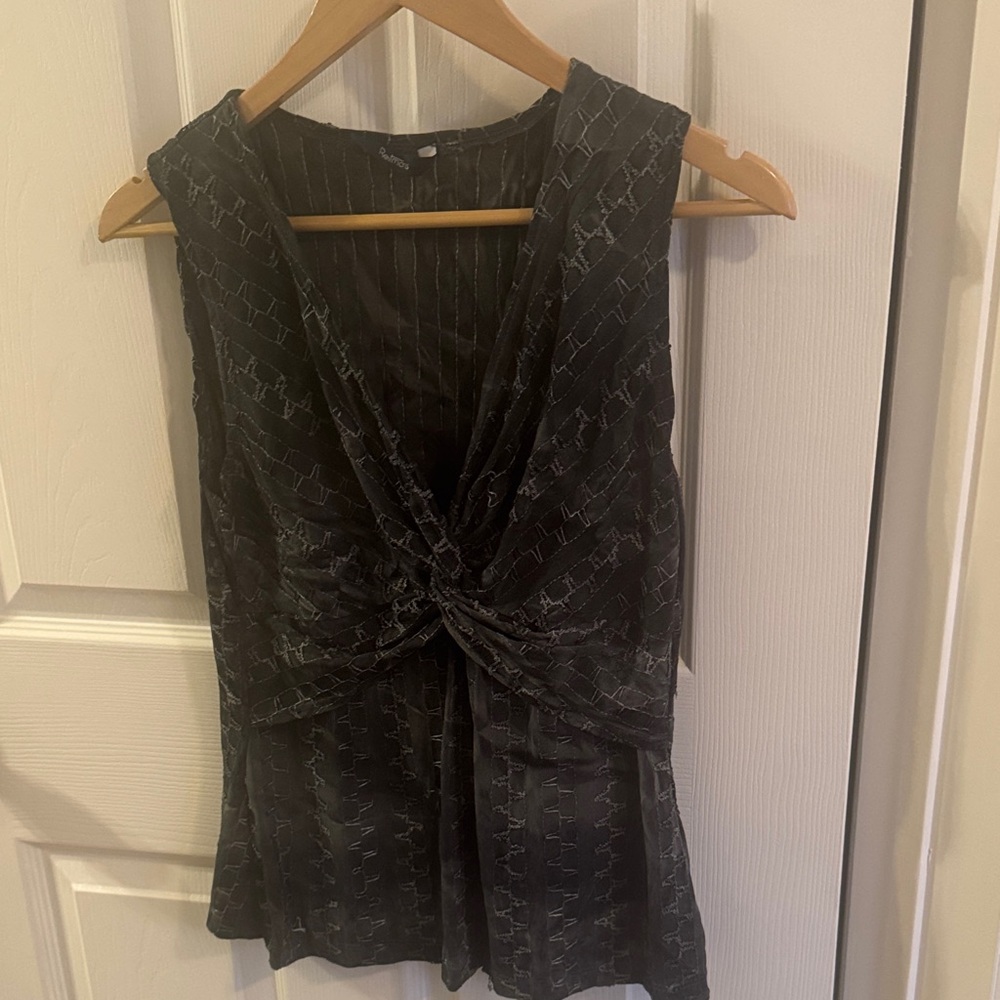 Reitmans Black Textured Sleeveless Blouse
